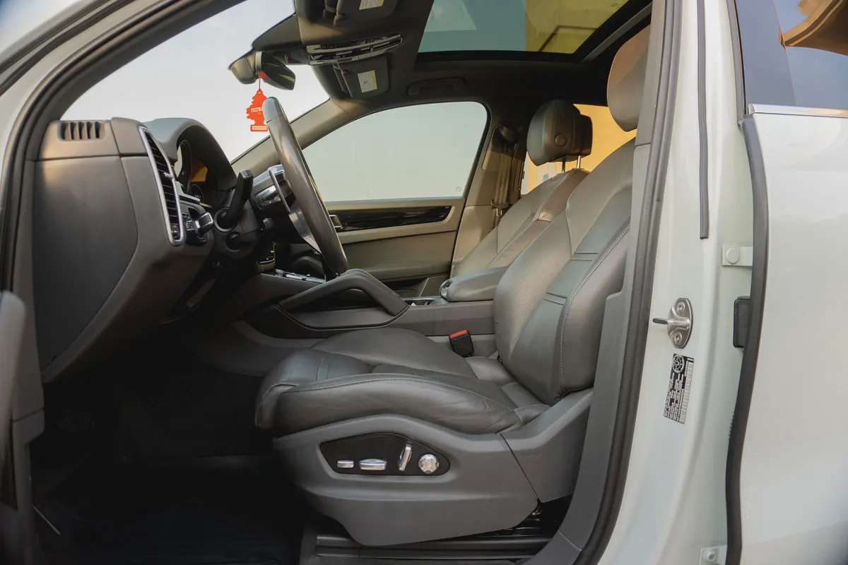 Porsche Cayenne Standard 2019-16-16