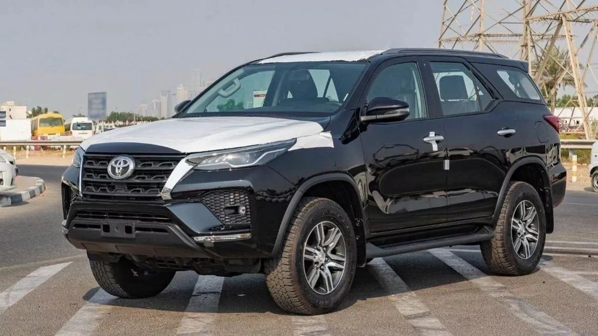 TOYOTA FORTUNER EXR DIESEL 2026 – BLACK EXTERIOR