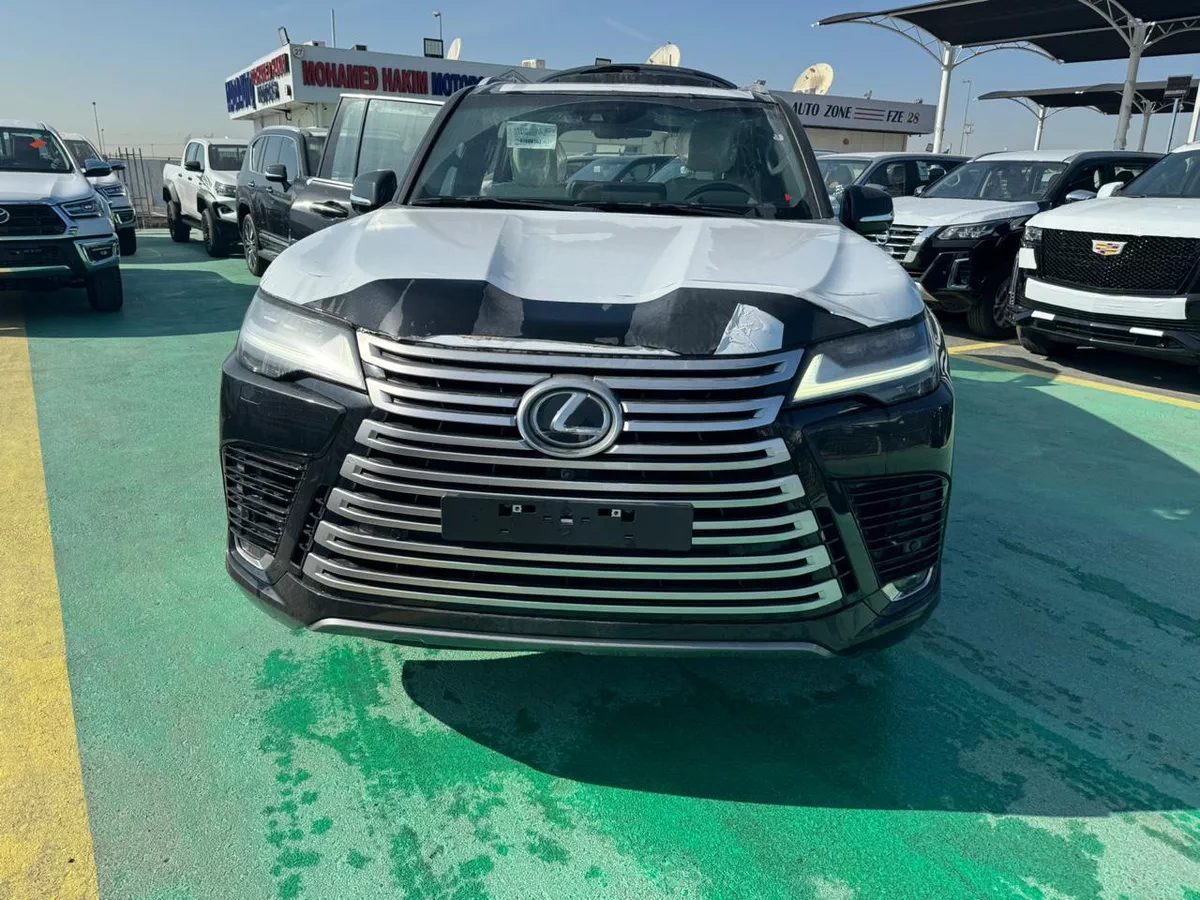 2026 Lexus – AWD Sport Car in Black & White-5-5