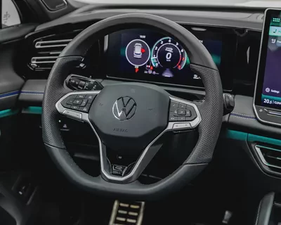 2025 Volkswagen Tiguan R-Line | GCC Specs | Brand New-9