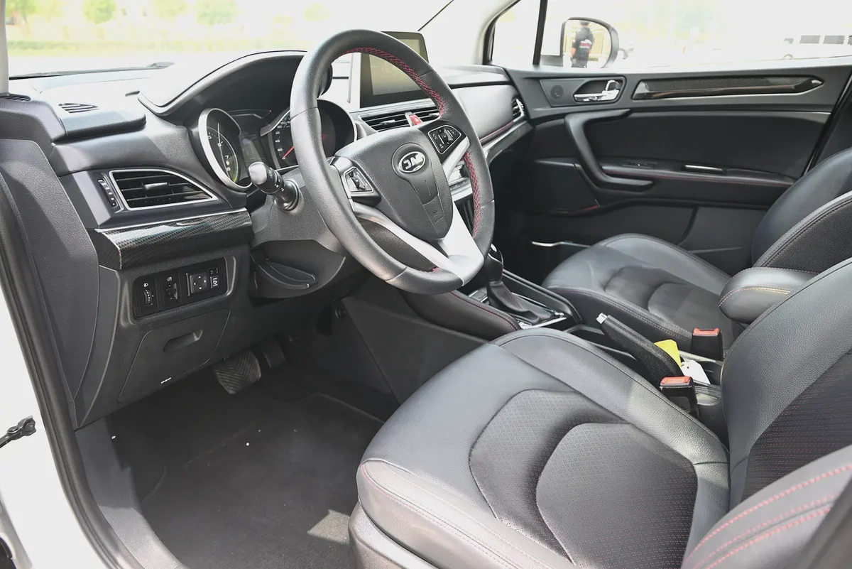 0% DP - APPLE CARPLAY - LOW MILEAGE - JAC S3+ 2023 - GCC