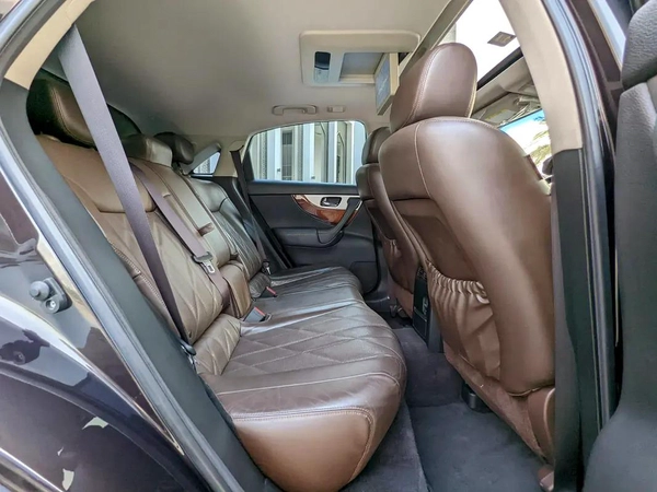 Infiniti QX70 Luxury