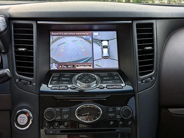 Infiniti QX70 Luxury