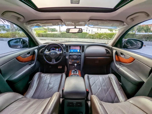 Infiniti QX70 Luxury