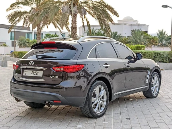 Infiniti QX70 Luxury