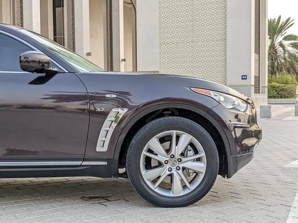 Infiniti QX70 Luxury
