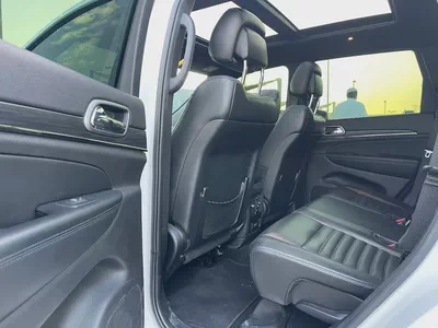 2020 Jeep Cherokee Sport - GCC Specs - Excellent Condition-11