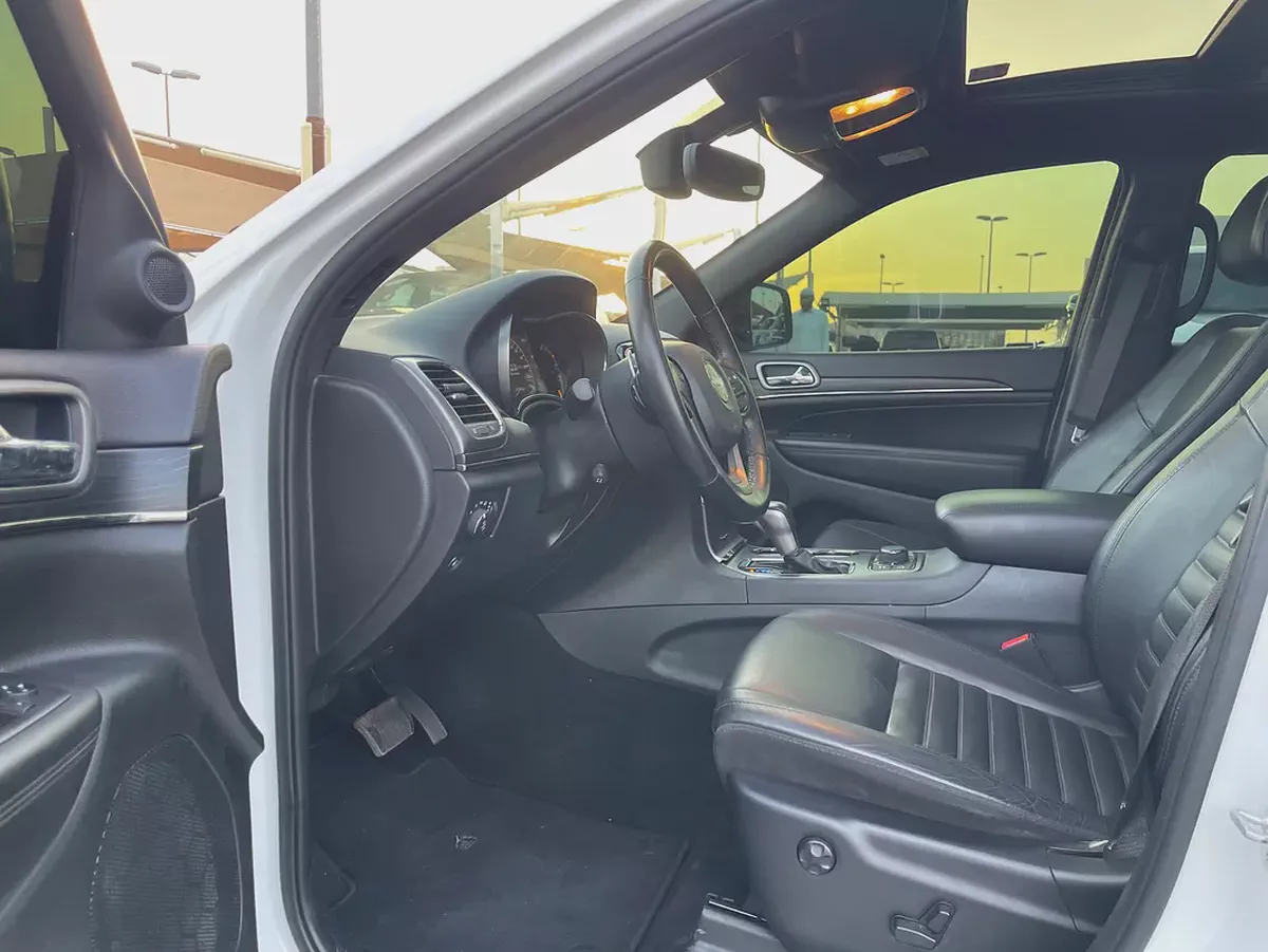 2020 Jeep Cherokee Sport - GCC Specs - Excellent Condition-9-9
