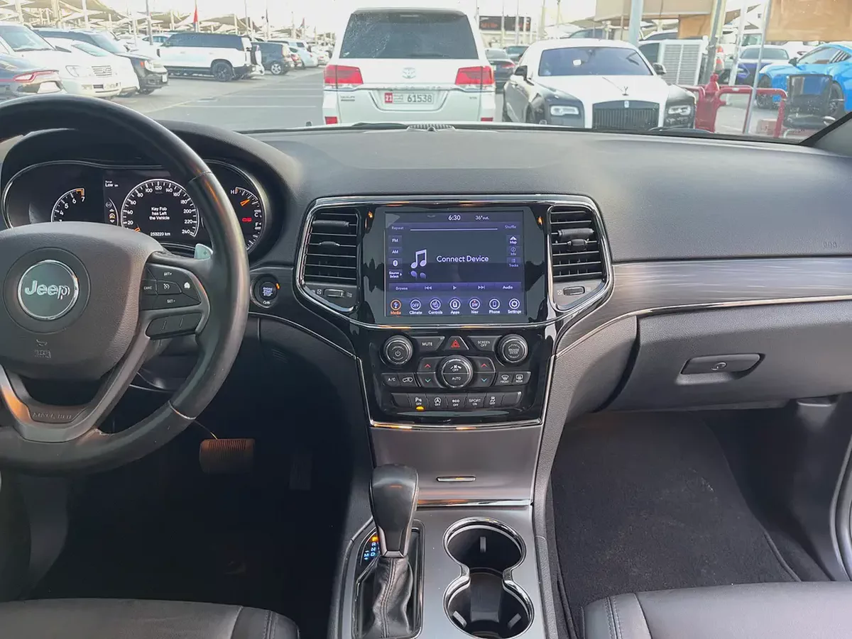 2020 Jeep Cherokee Sport - GCC Specs - Excellent Condition-18-18