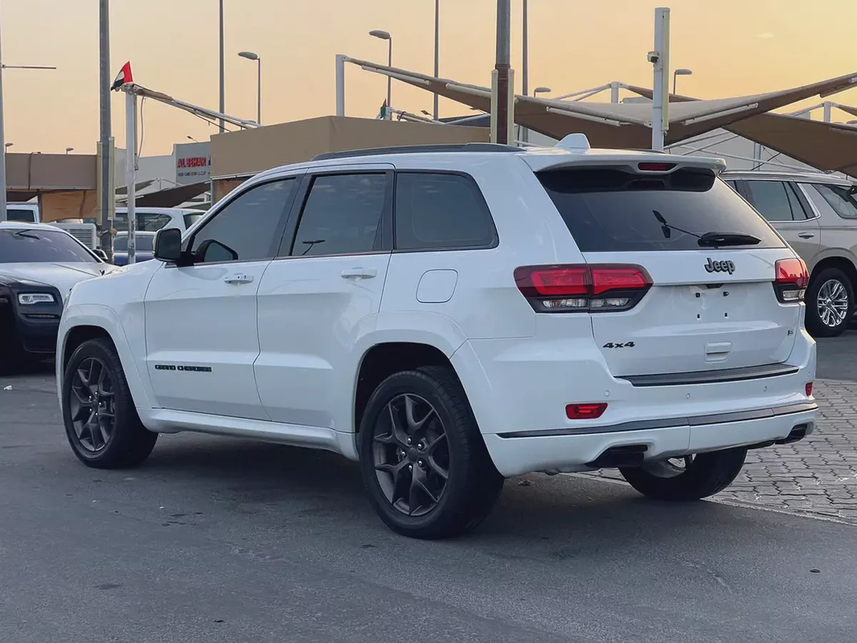 2020 Jeep Cherokee Sport - GCC Specs - Excellent Condition-3-3