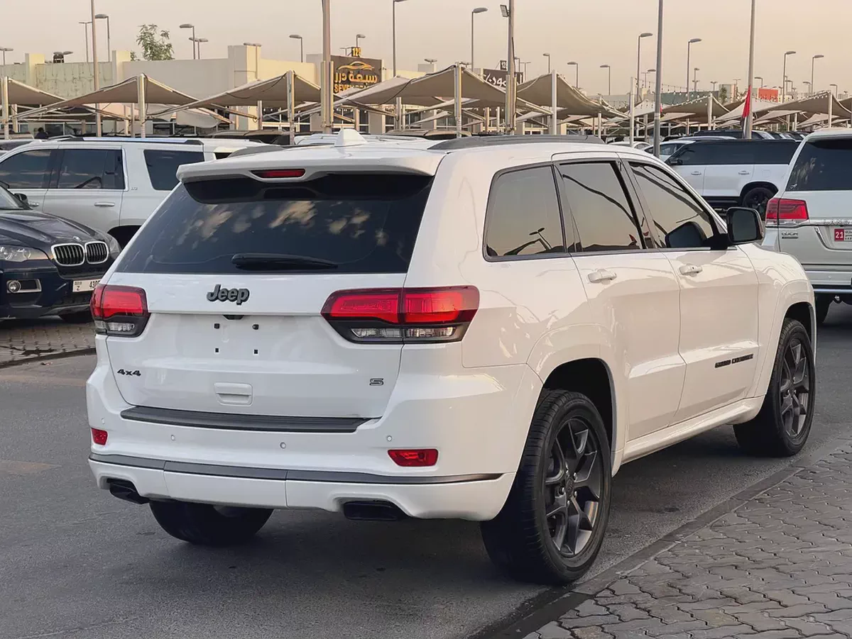 2020 Jeep Cherokee Sport - GCC Specs - Excellent Condition-5-5