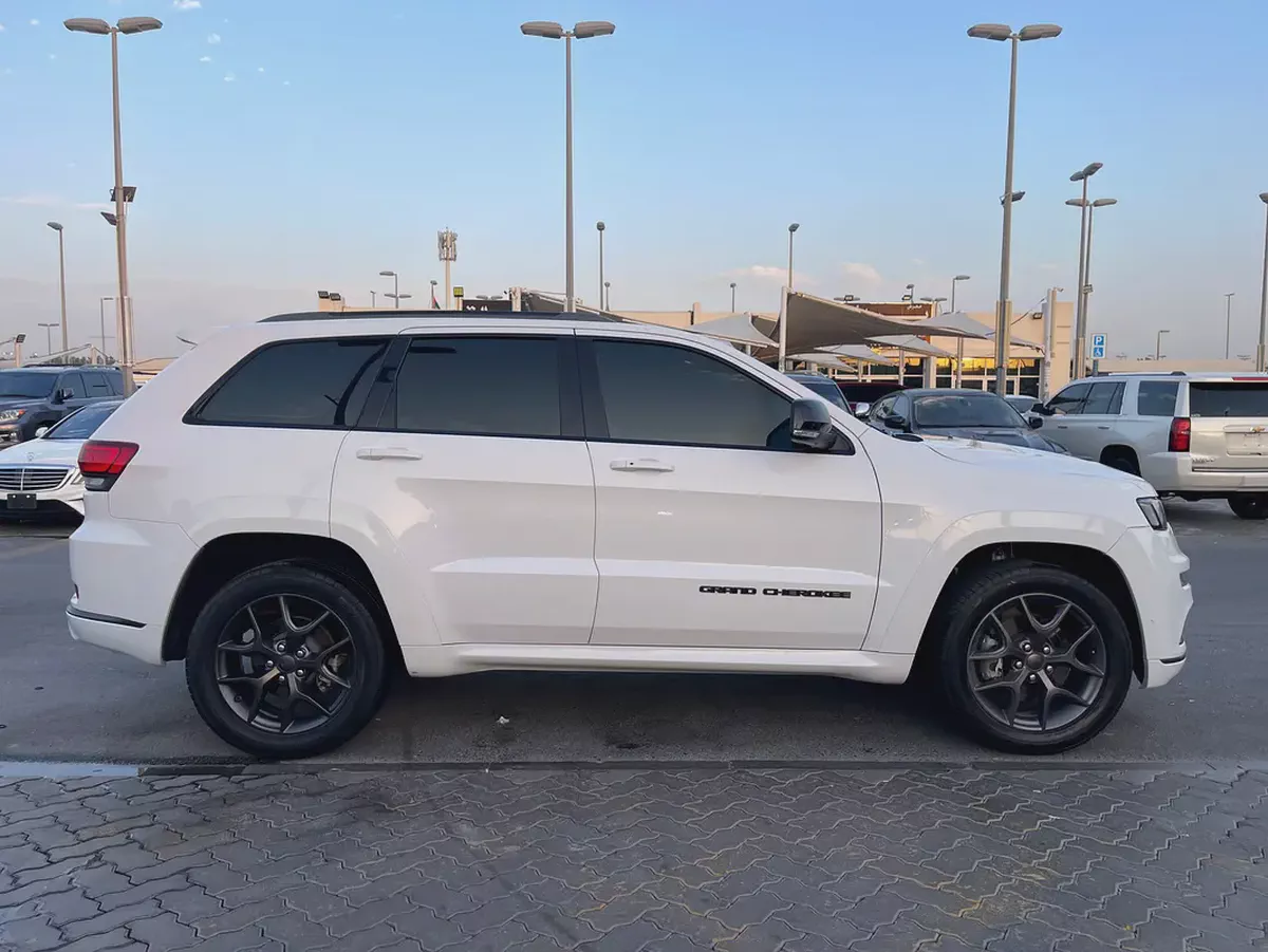 2020 Jeep Cherokee Sport - GCC Specs - Excellent Condition-6-6
