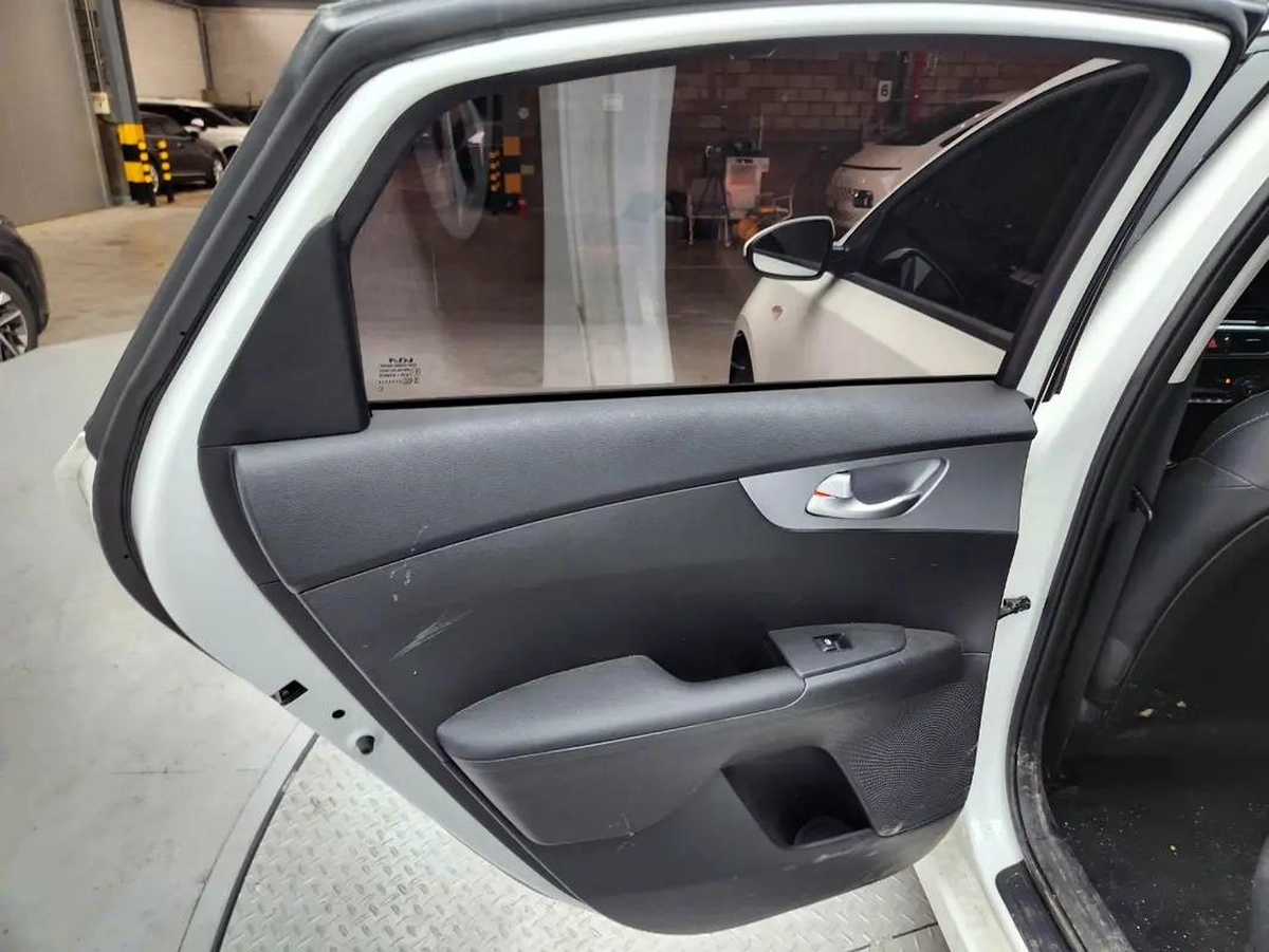 Kia K3 Trend 2023 - Korean Specs - Excellent Condition-9-9