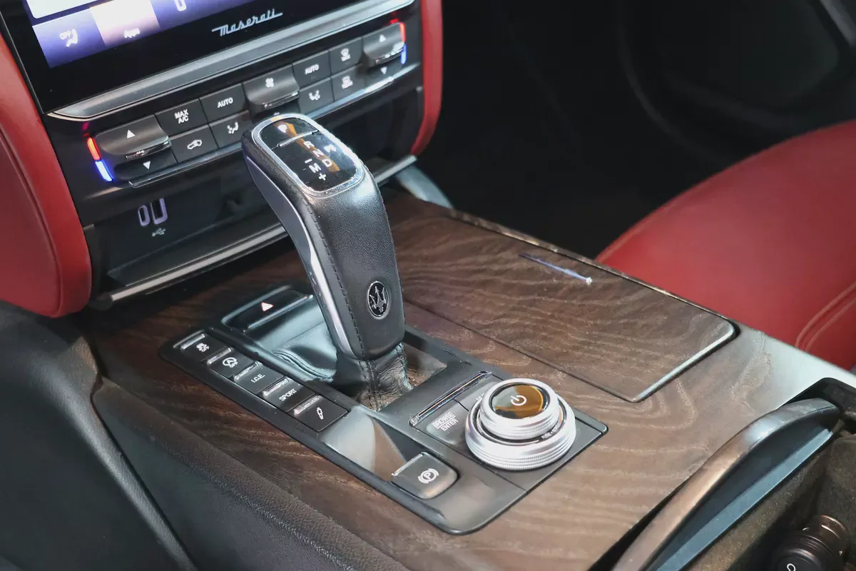 Maserati Quattroporte GranLusso 2021 | GCC Specs | Low Mileage | Pristine Condition-11-11