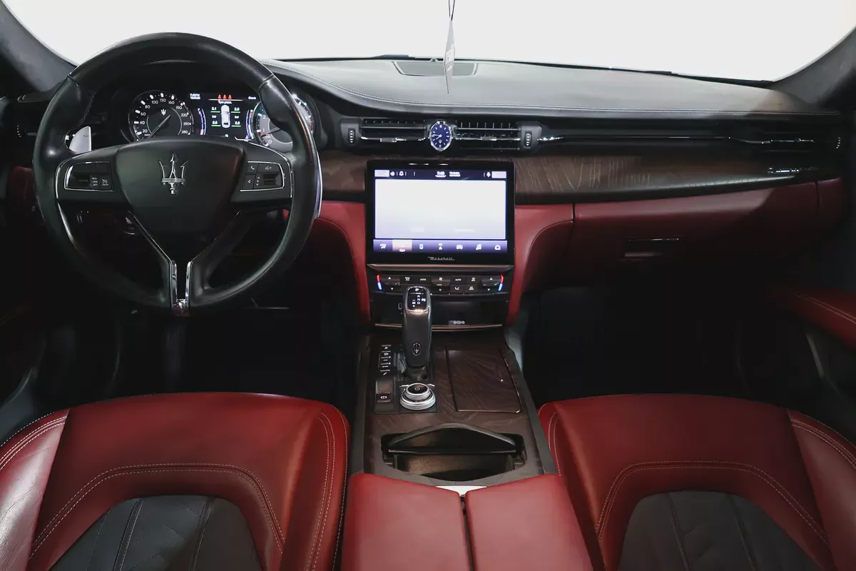 Maserati Quattroporte GranLusso 2021 | GCC Specs | Low Mileage | Pristine Condition-12-12