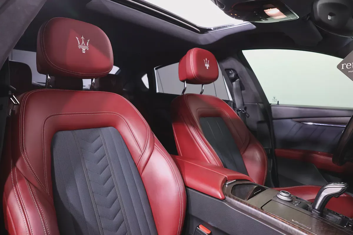 Maserati Quattroporte GranLusso 2021 | GCC Specs | Low Mileage | Pristine Condition-14-14