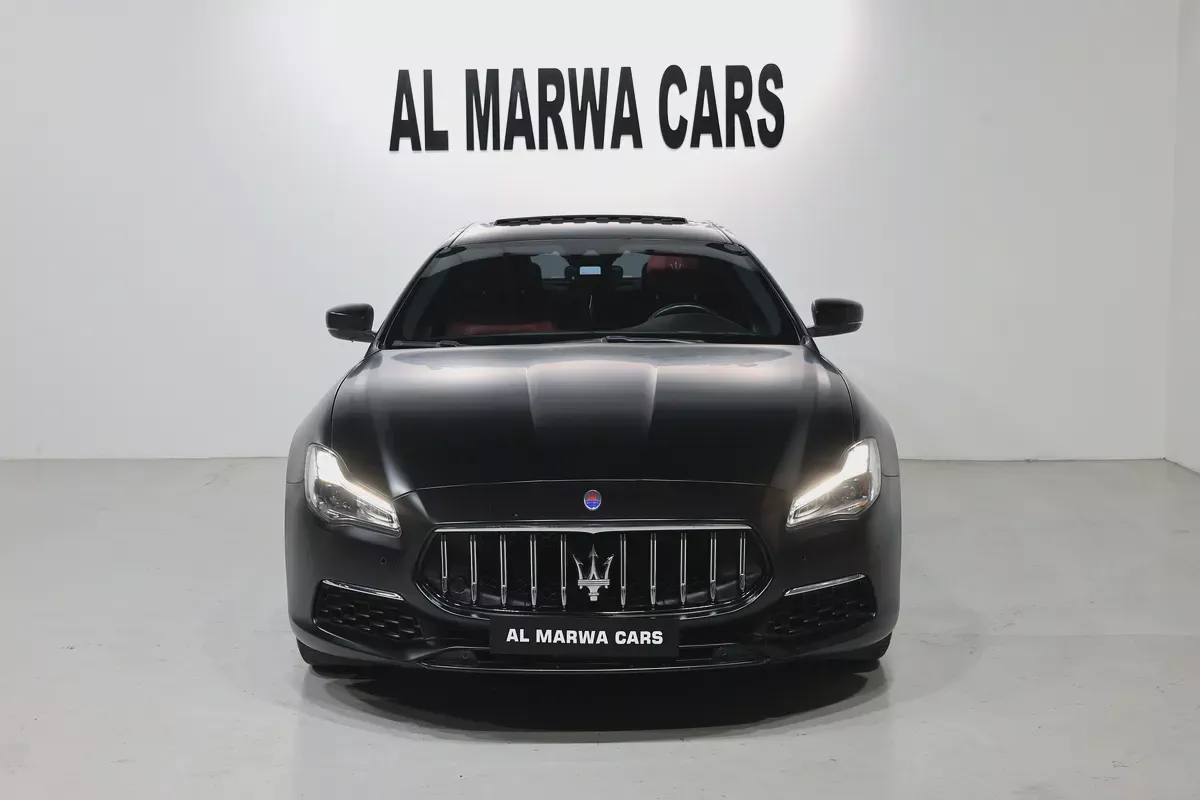 Maserati Quattroporte GranLusso 2021 | GCC Specs | Low Mileage | Pristine Condition-4-4