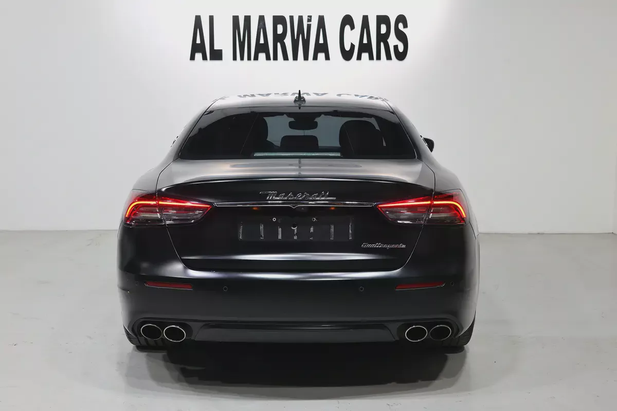 Maserati Quattroporte GranLusso 2021 | GCC Specs | Low Mileage | Pristine Condition-5-5
