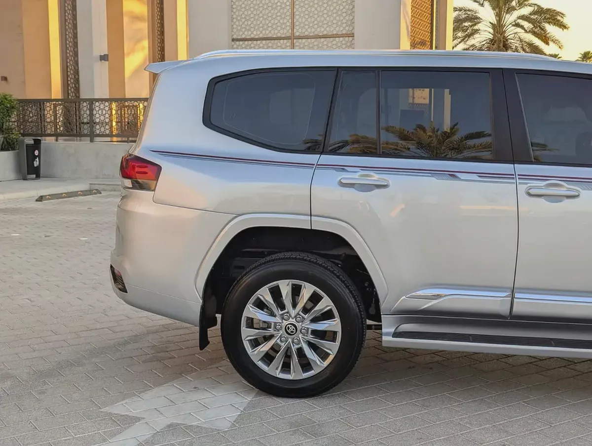 Toyota Land Cruiser 2024 GXR GCC Specs In Excellent Condition-17-17