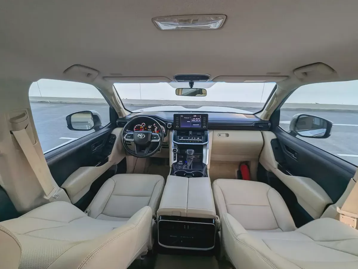 Toyota Land Cruiser 2024 GXR GCC Specs In Excellent Condition-3-3