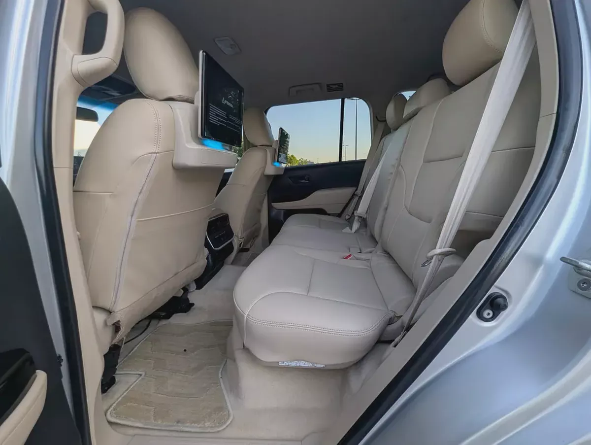 Toyota Land Cruiser 2024 GXR GCC Specs In Excellent Condition-5-5