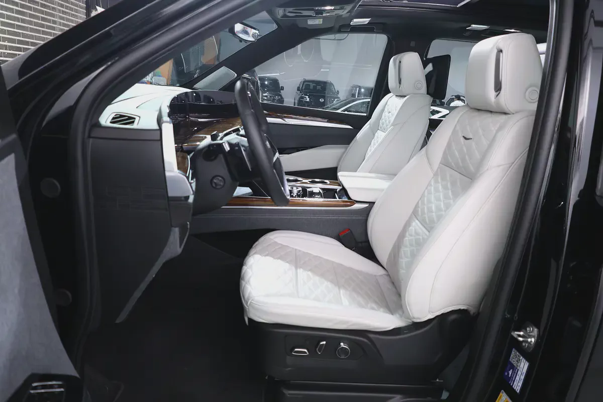 2025 Cadillac Escalade 600 Black Edition GCC Specs-Under Warranty & Service-10-10