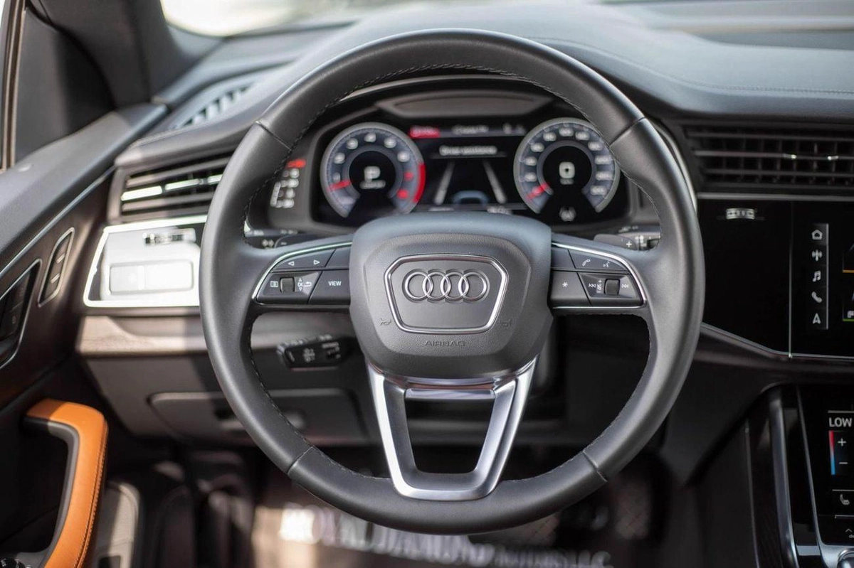 Audi Q8 55 TFSI S-LINE LUXURY | GCC | Under warranty-7-7