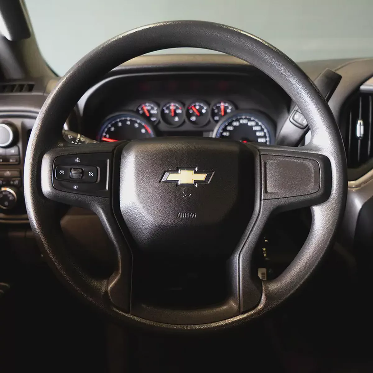 AED 2,586  P.M • 0% Downpayment •  Chevrolet Silverado 1500 LT • 1 Year Warranty-7-7