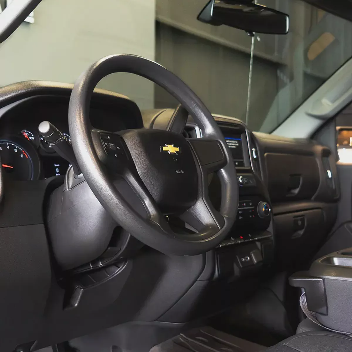 AED 2,586  P.M • 0% Downpayment •  Chevrolet Silverado 1500 LT • 1 Year Warranty-8-8