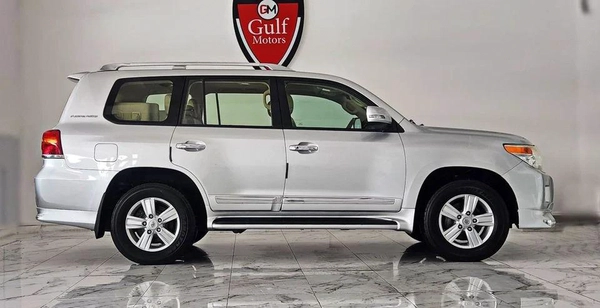 Toyota Land Cruiser GXR V6 4.0L-6CYL PERFECT CONDITION