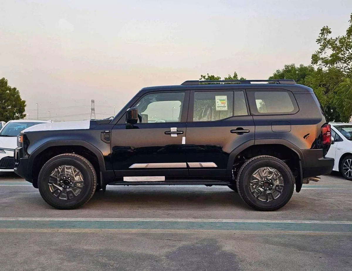 Toyota Prado ALL ROUNDER TURBO SQUARE LIGHTS || 2.4L PETROL V4 4WD | LEATHER SEAT | D.PWR SEAT | AUTO DOOR | 1 DI-2-0