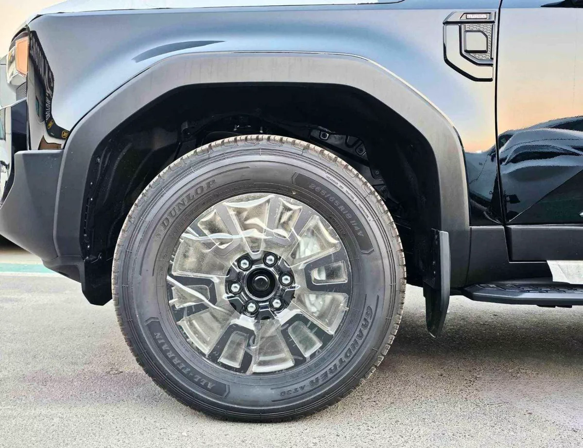 Toyota Prado ALL ROUNDER TURBO SQUARE LIGHTS || 2.4L PETROL V4 4WD | LEATHER SEAT | D.PWR SEAT | AUTO DOOR | 1 DI-6-0