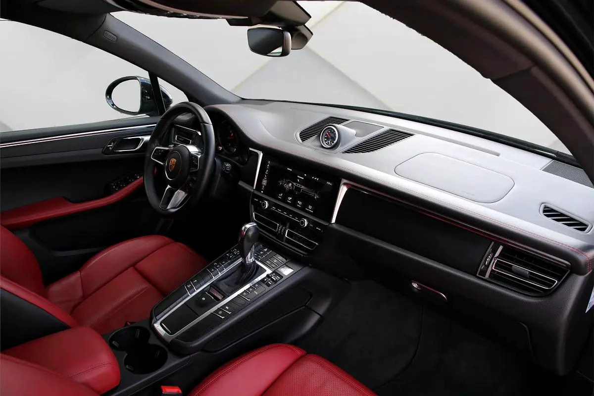 Porsche Macan Standard-14-14