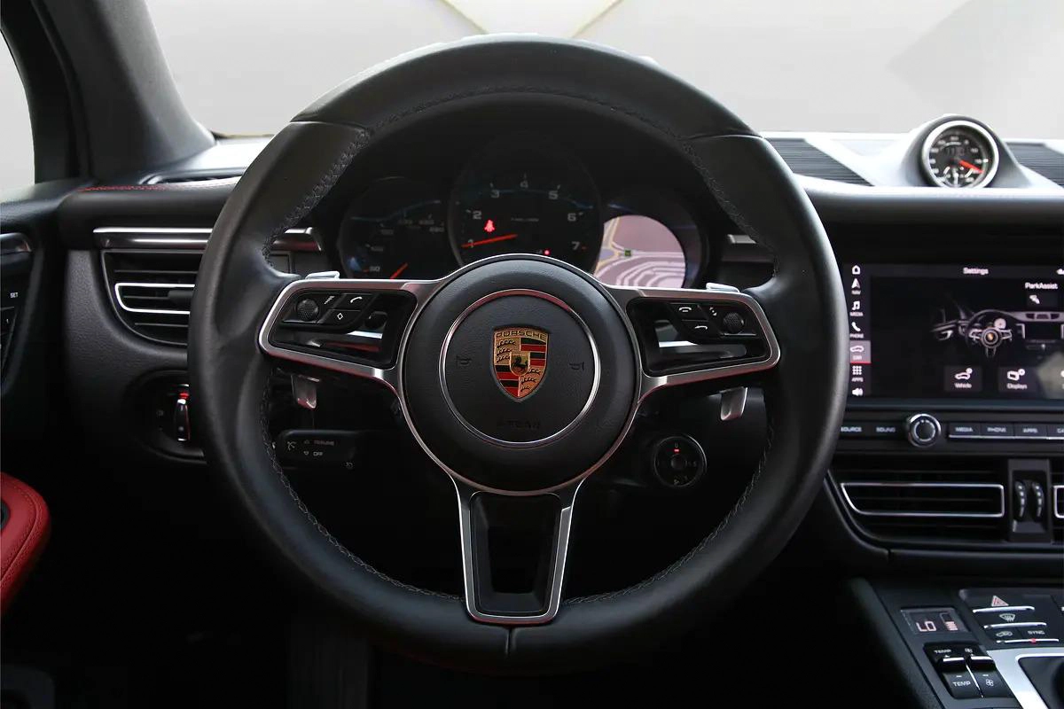 Porsche Macan Standard-16-16