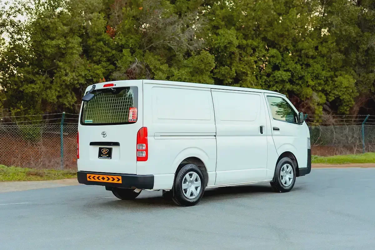 Hiace Standard Roof | Delivery Van | GCC Specs | Ref#T27785-2-2