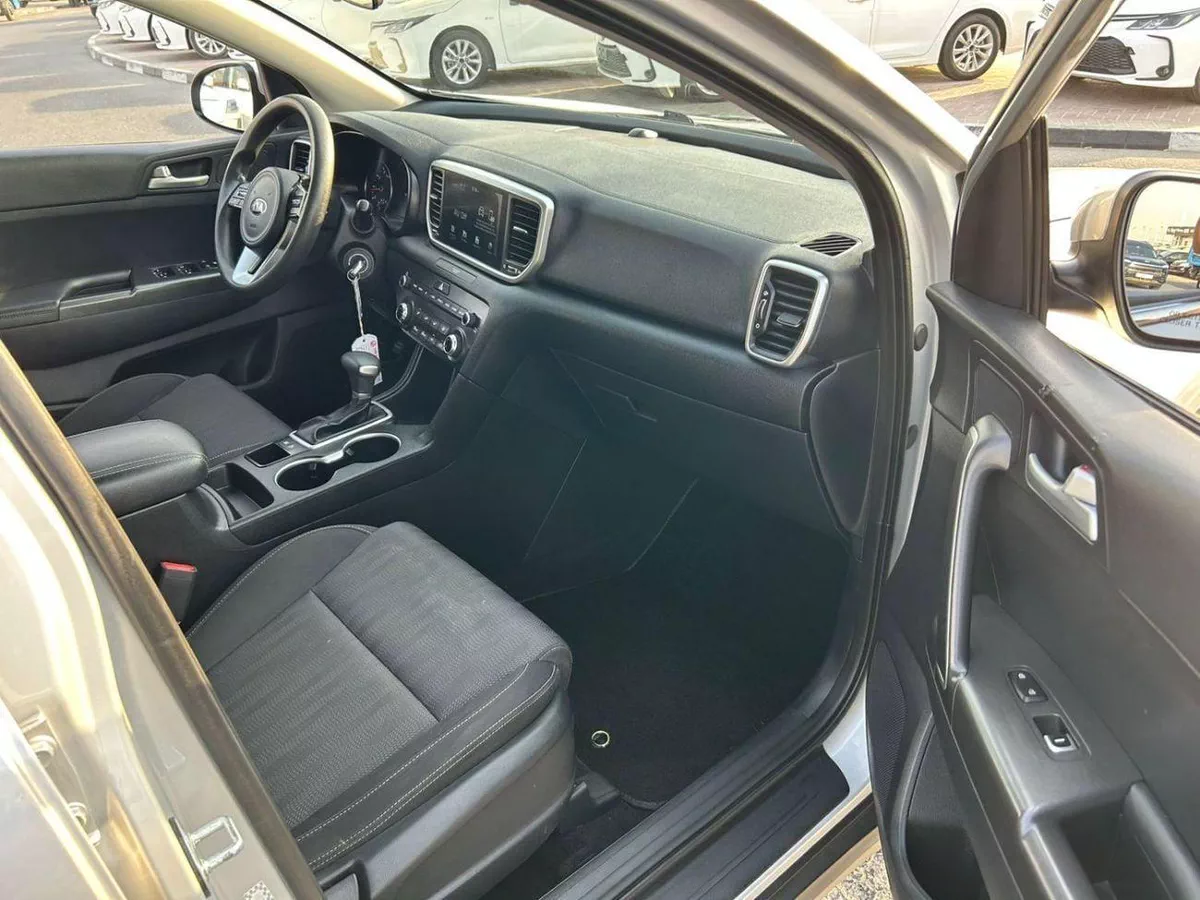 Kia Sportage LX 2020 Kia Sportage 2.4L V4 - MiOption+ - Apple/Android Play - Rear CAM - Rims --11-0