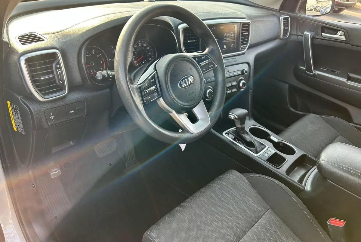 Kia Sportage LX 2020 Kia Sportage 2.4L V4 - MiOption+ - Apple/Android Play - Rear CAM - Rims --12-0