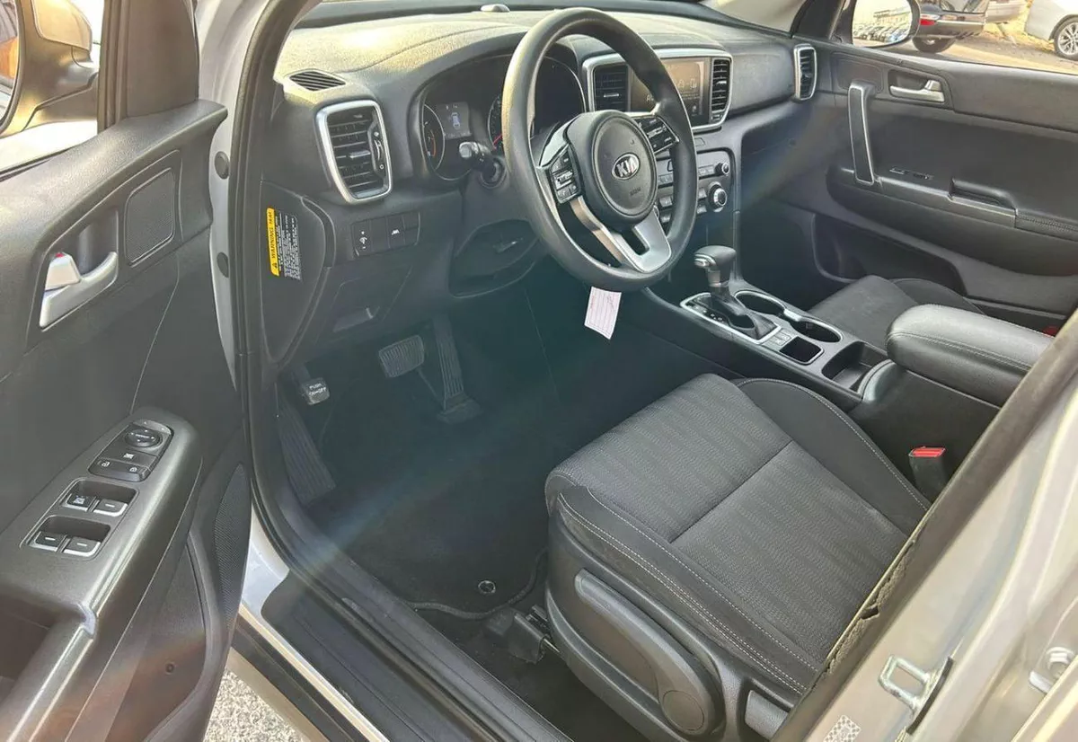 Kia Sportage LX 2020 Kia Sportage 2.4L V4 - MiOption+ - Apple/Android Play - Rear CAM - Rims --13-0