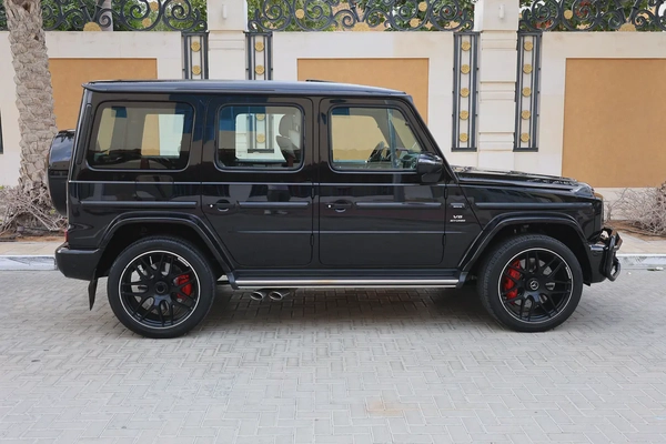 MERCEDES BENZ G63 AMG ( NIGHT PACKAGE )-110000KM-2021-GCC SPECS-UNDER WARRANTY