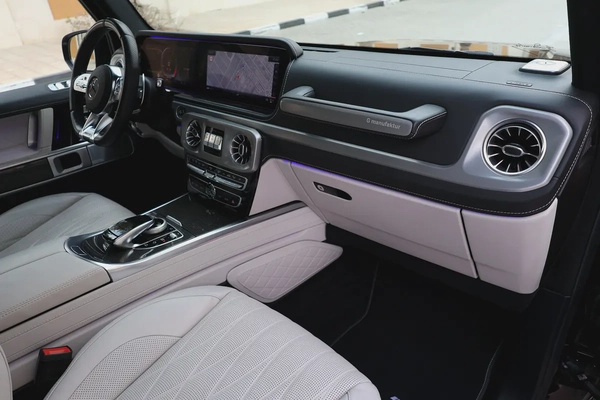 MERCEDES BENZ G63 AMG ( NIGHT PACKAGE )-110000KM-2021-GCC SPECS-UNDER WARRANTY