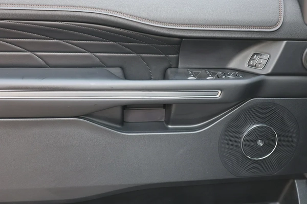 Ford Expedition-Platinum-2019-96000 KM-GCC SPECS