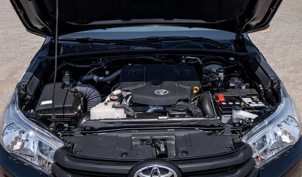 Toyota Hilux DLX HILUX 2.4L MT P.WINDO DIESEL 2026-18-0