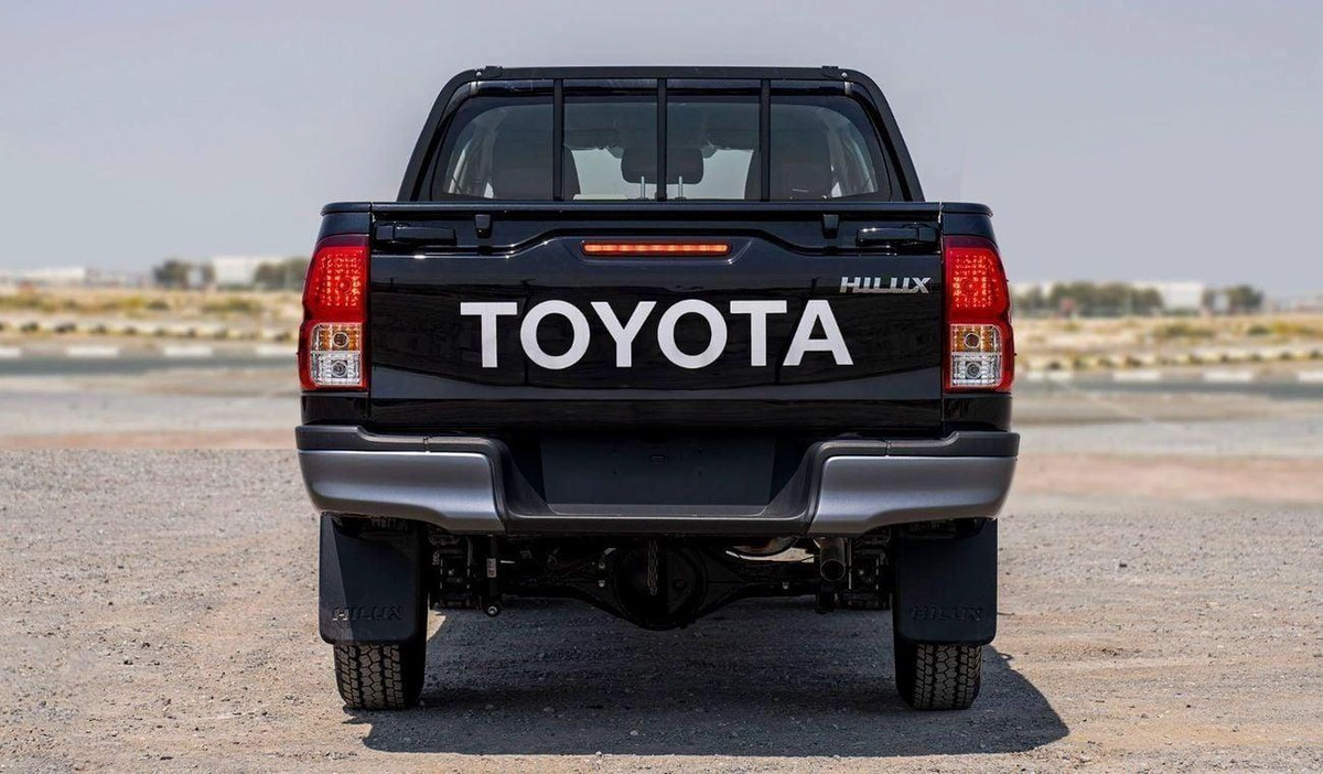 Toyota Hilux DLX HILUX 2.4L MT P.WINDO DIESEL 2026-6-0