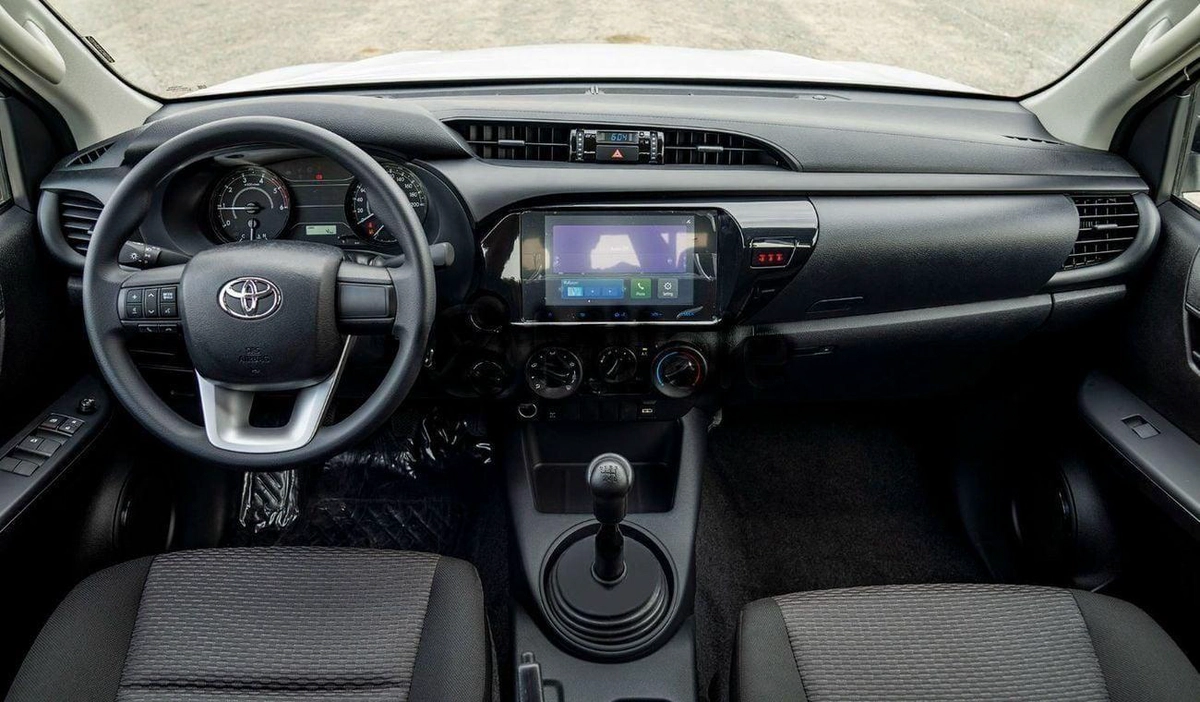 Toyota Hilux DLX HILUX 2.4L MT P.WINDO DIESEL 2026-8-0