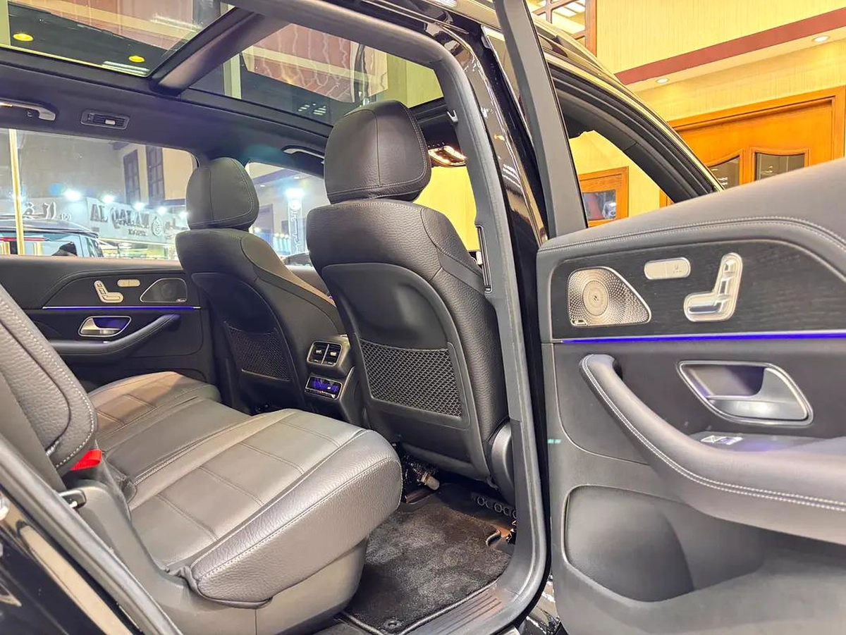 GLS 580 / 6,100 Km / 3 YEARS WARRANTY / FULL OPTION-6-6
