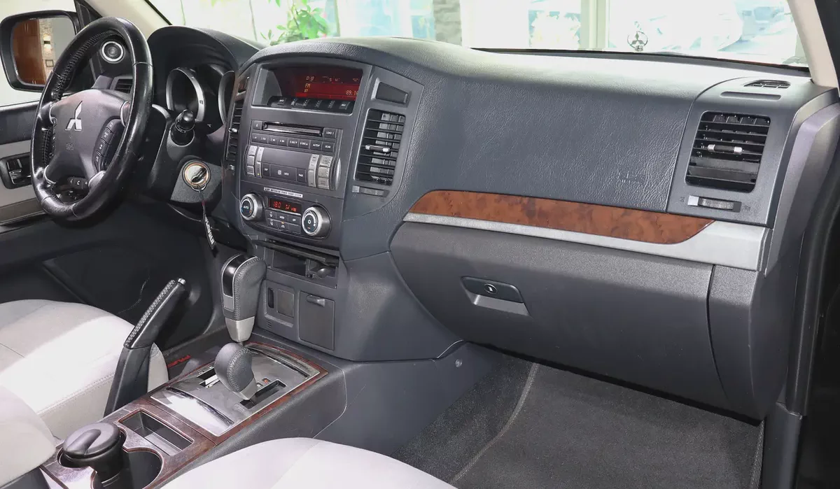 Pajero Coupe - GCC Specs . Excellent Condition . V6 3.5L-14-14