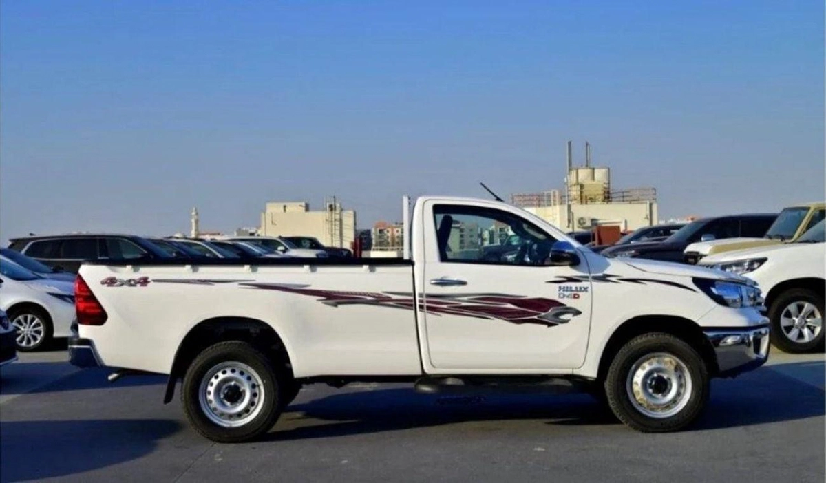 Toyota Hilux GLX Toyota Hilux Single Cab 2.4L Manual-5-0