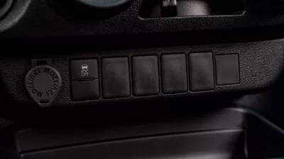 Toyota Hilux GLX AT 2.7 MID OPTION-13
