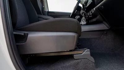 Toyota Hilux GLX AT 2.7 MID OPTION-21