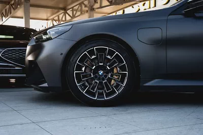 BMW M5 Touring 2025 GCC 4.4L Twin Turbo V8 PHEV Agency Warranty Full Service History 728hp-1